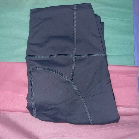 Victoria’s Secret Grey Knockout Tights Leggings / With Pockets! NWOT - Picture 5 of 6